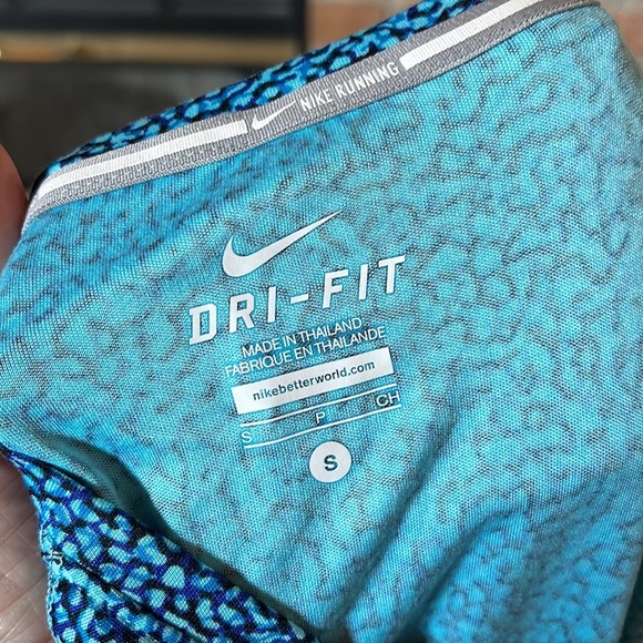 Nike Running Dri Fit Blue Pebbled Shirt - Picture 4 of 5